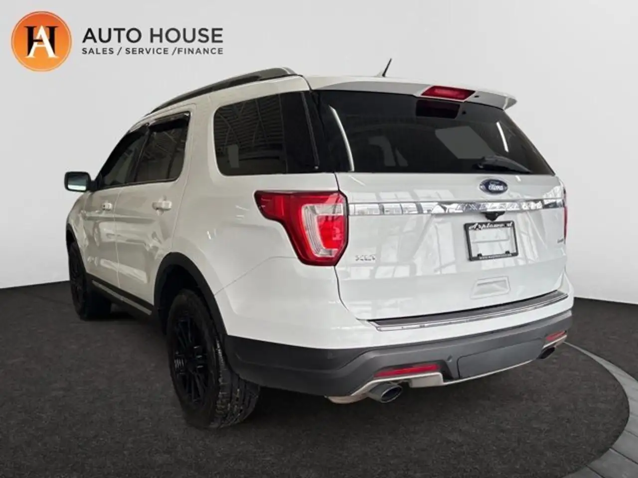 Ford Explorer снимка Ford Explorer