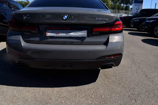 BMW 5 Series view 7