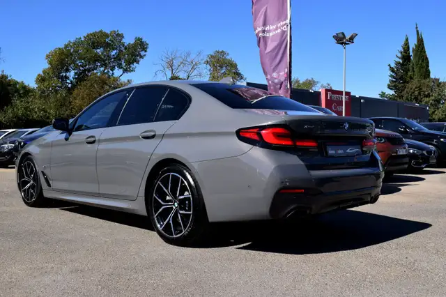 BMW 5 Series view 3