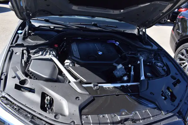 BMW 5 Series view 12