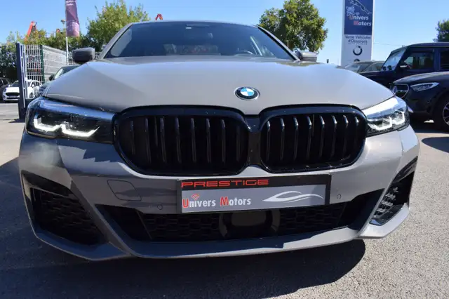 BMW 5 Series view 6