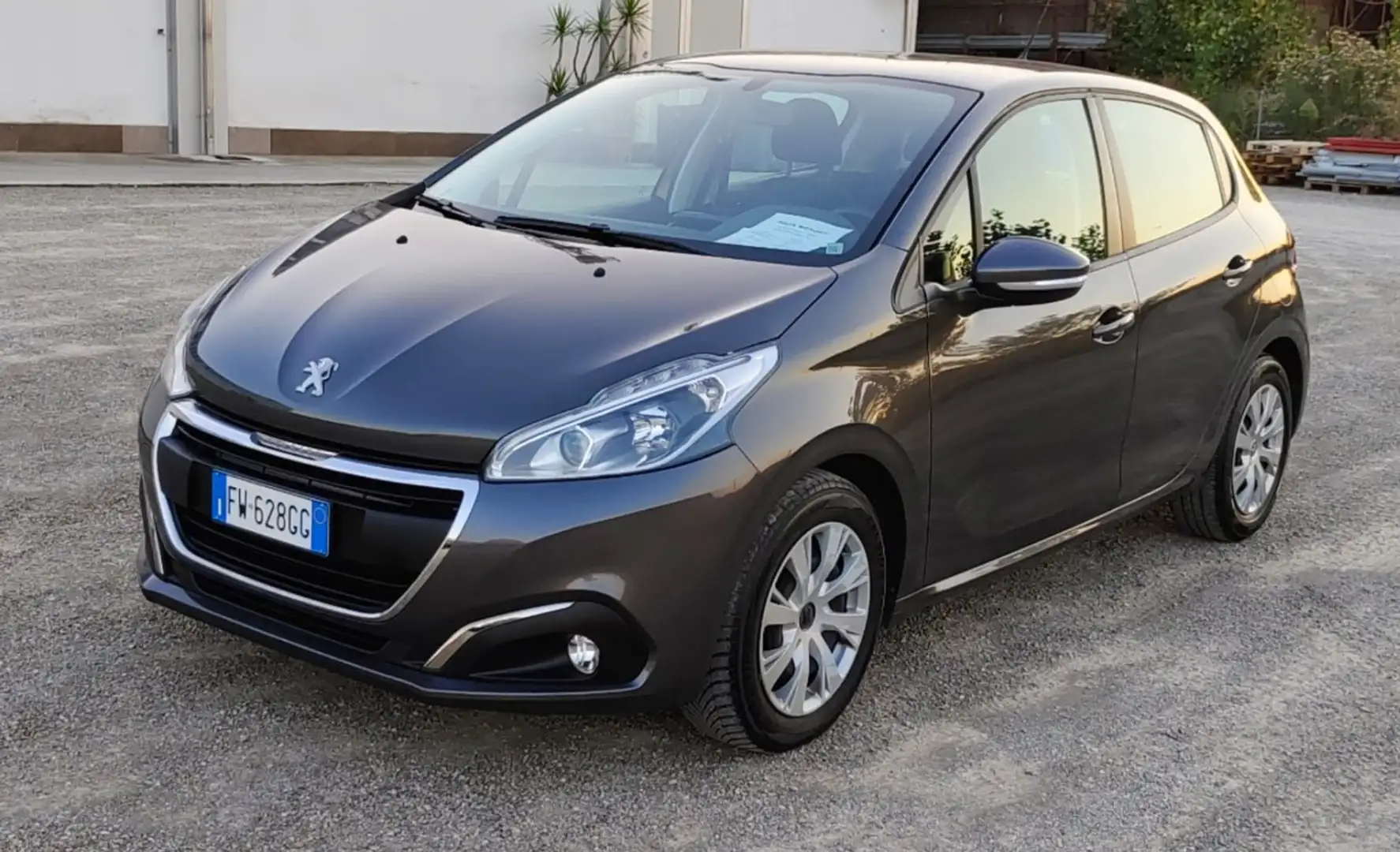 Peugeot 208 208 I 2015 5p 1.2 puretech Active 68cv my18 Grau - 2