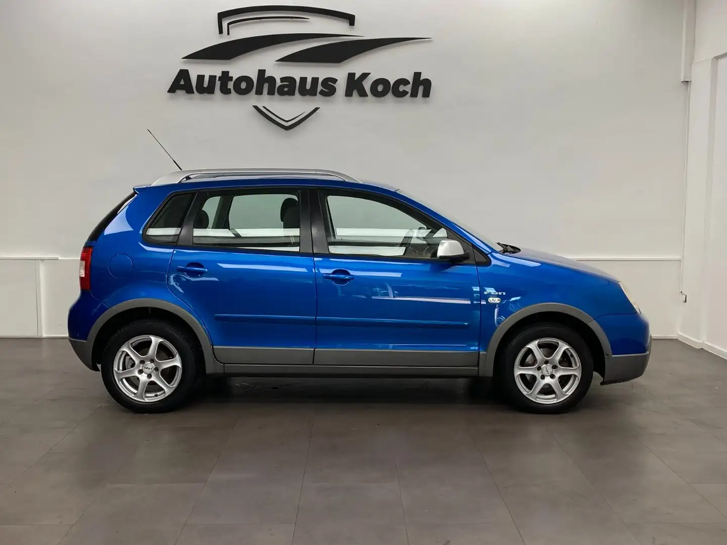 Volkswagen Polo POLO IV FUN AUS 1.HAND RENTNERVORBESITZ GEB.1952 Blau - 2