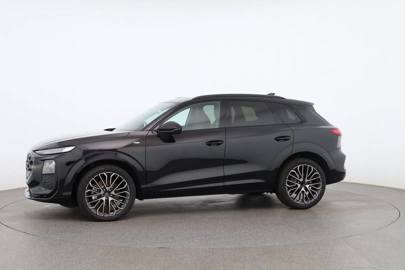 Audi Q3 TDI 110 kW Schwarz - 2
