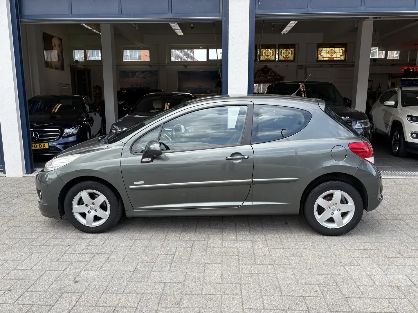 Peugeot 207 1.4 VTi Millesim 200 NW APK 06-2026/AIRCO/L.M VELG Gris - 2