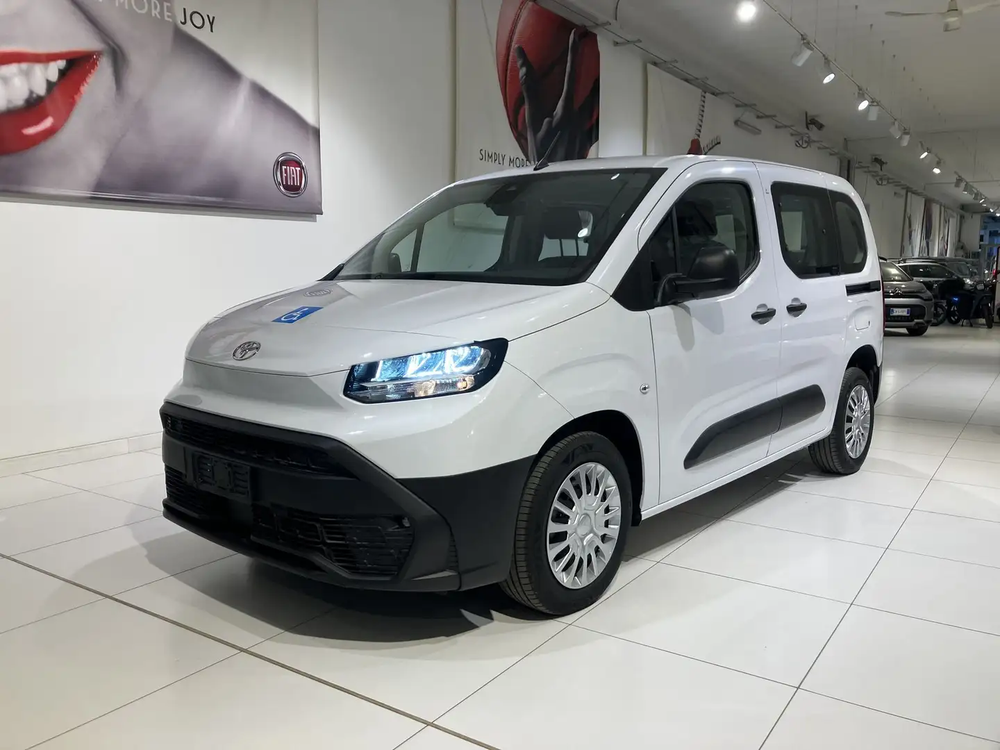 Toyota Proace City 1.5D 100 CV  PC 4p. Lounge Trasporto Disabili 4+1 - 1