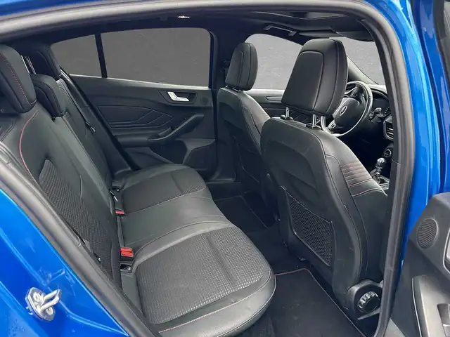 Ford Focus view 5