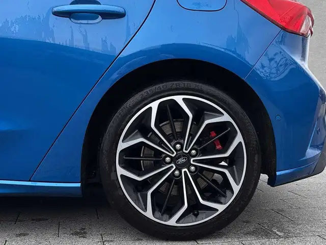 Ford Focus view 9