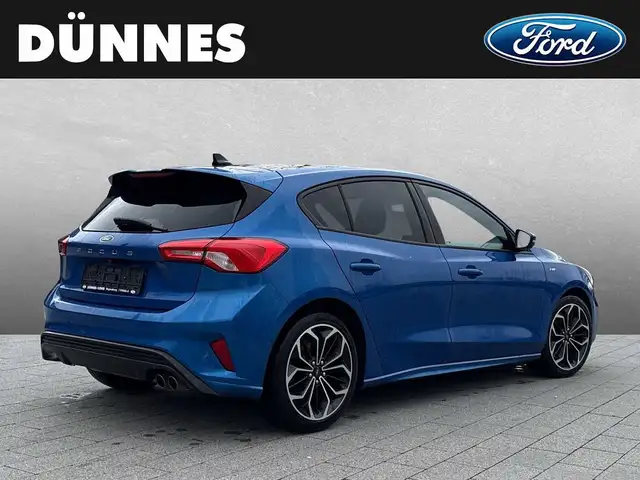 Ford Focus view 2