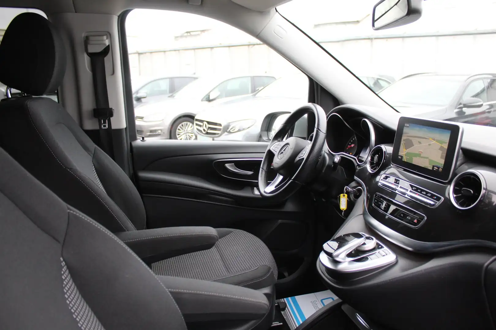 Mercedes-Benz V 220 d EDITION extralang Aut. +DAB+Fahrassistenz-Paket+ Silber - 2