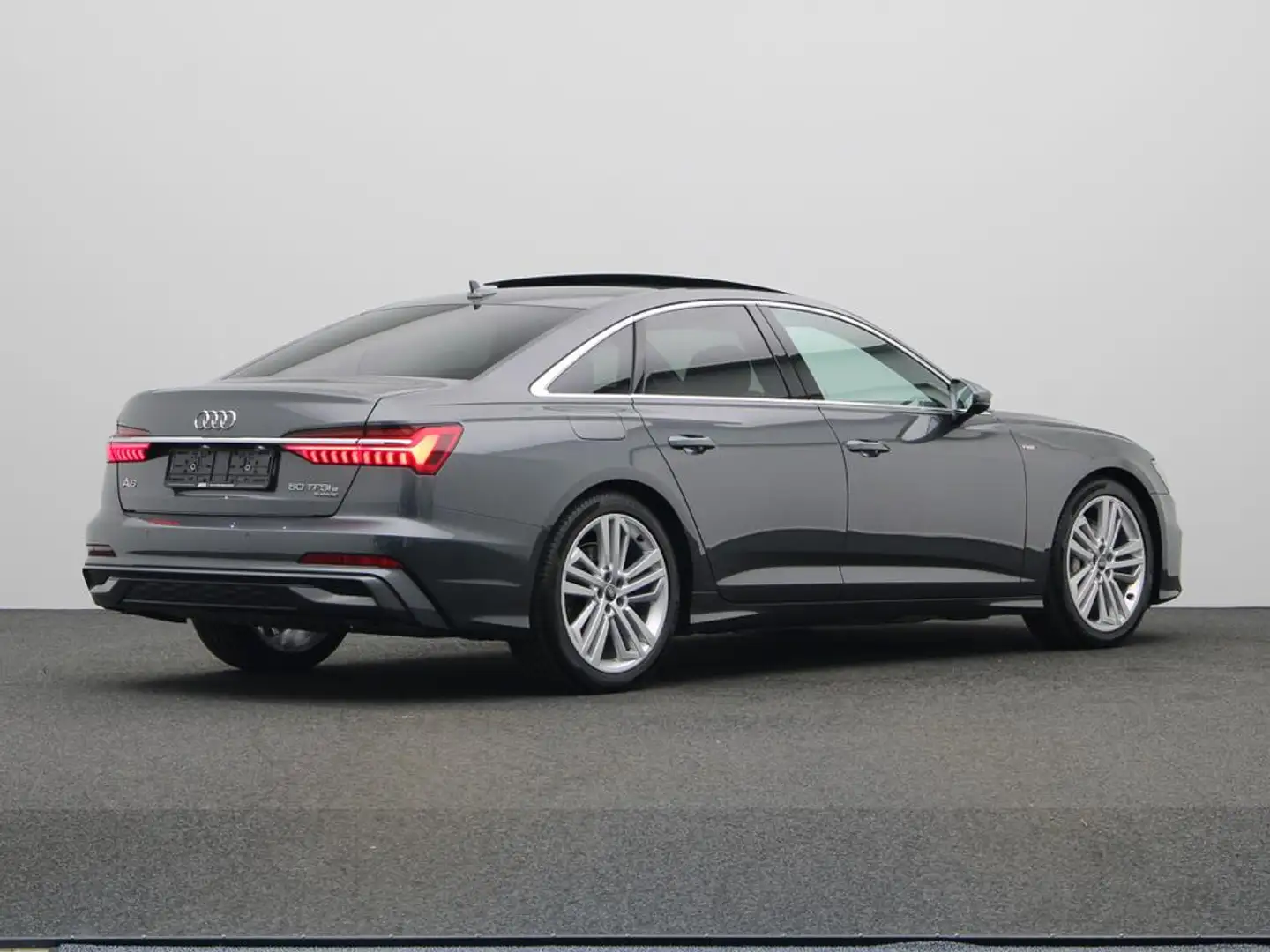 Audi A6 S LINE 50 TFSIe QUATTRO 299 PK S-TRONIC - PLUG IN  Grijs - 2