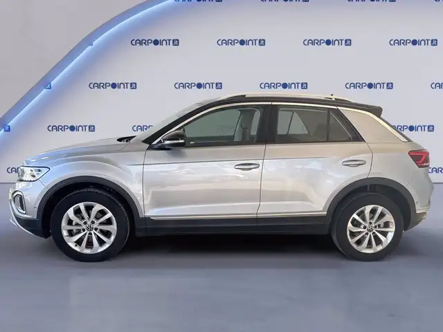 Volkswagen T-Roc view 4