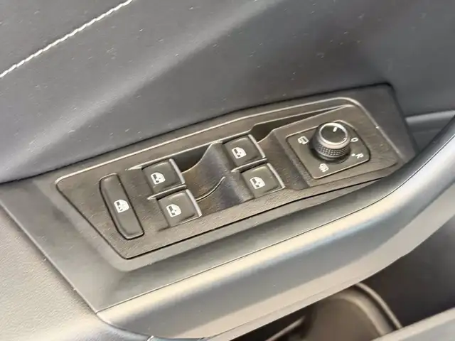 Volkswagen T-Roc view 20