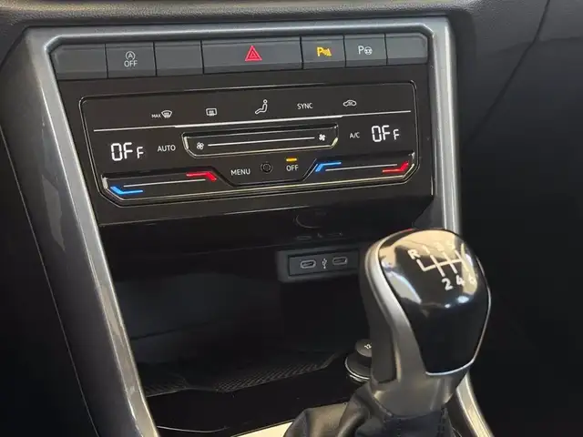 Volkswagen T-Roc view 25