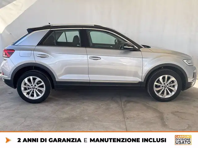 Volkswagen T-Roc view 6
