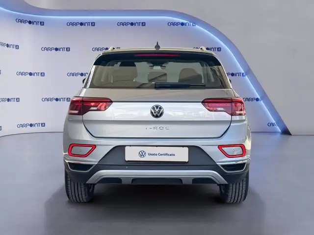 Volkswagen T-Roc view 5