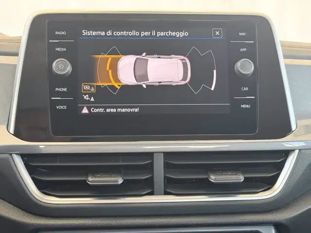 Volkswagen T-Roc view 24