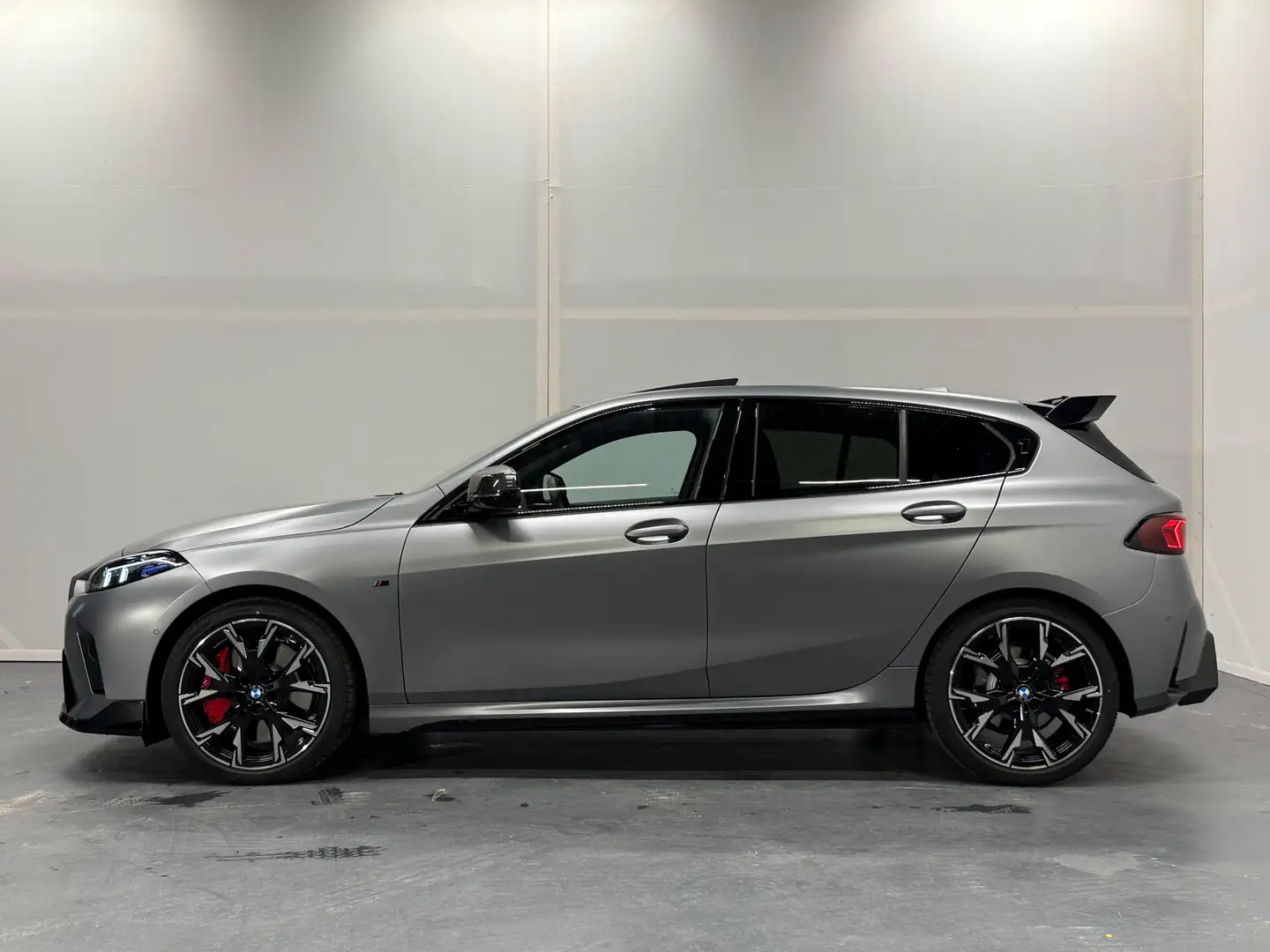 BMW 120 1-serie M Sport Design Edition | M-Performance Par Šedá - 2