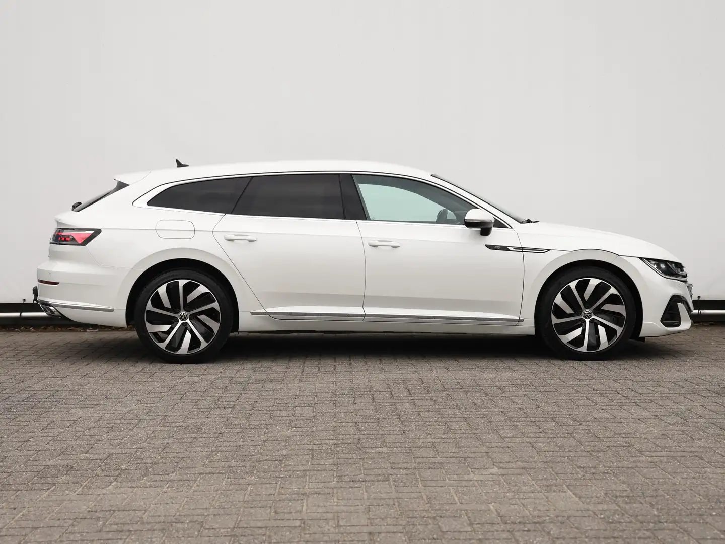 Volkswagen Arteon Shooting Brake 1.4 TSI eHybrid R-Line 218PK DSG | Wit - 2