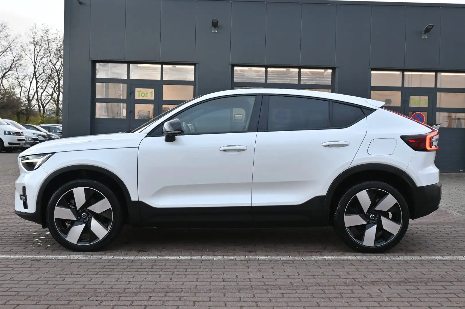 Volvo C40 Recharge Pure Electric AWD Ultimate*AHK Weiß - 2