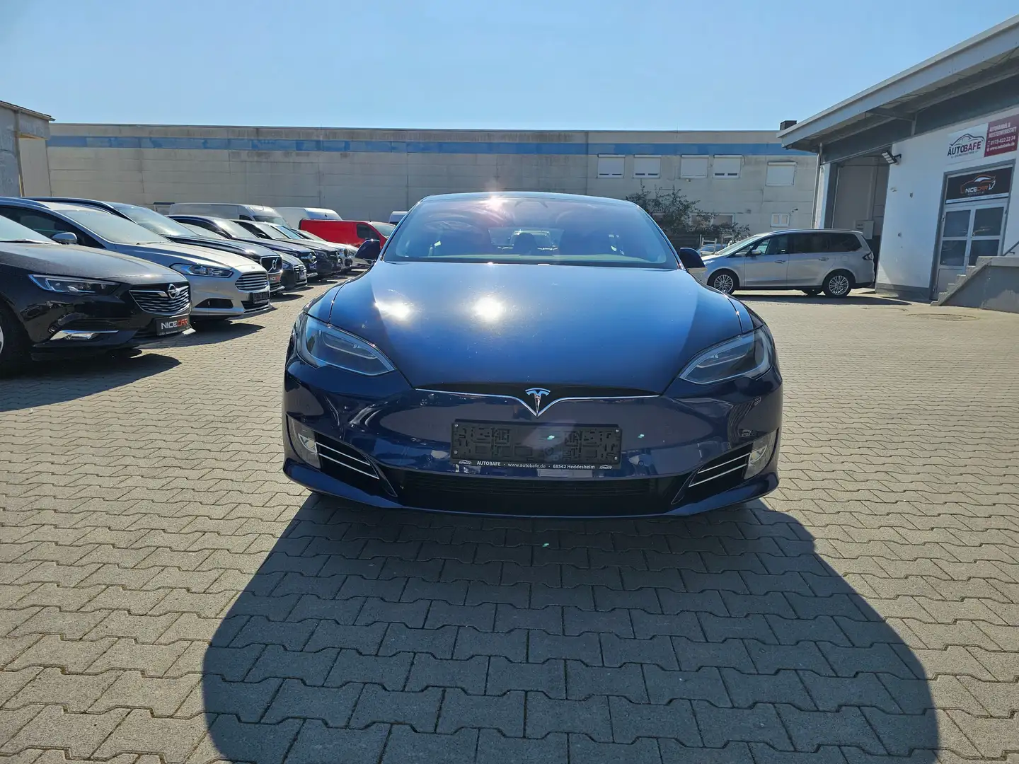 Tesla Model S Blau - 2