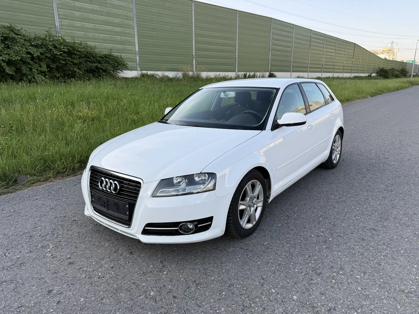 Audi A3 SB Ambition 1,6 TDI DPF - 1