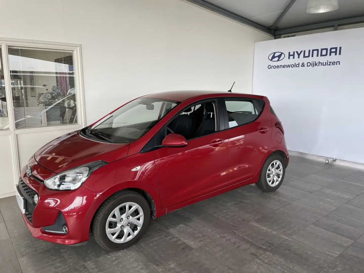 Hyundai i10 1.0i Comfort Rosso - 2