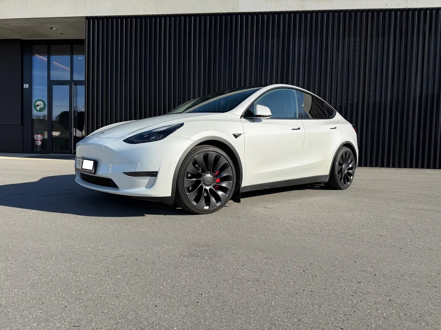 Tesla Model Y Model Y AWD 79kWh Performance Performance Weiß - 2