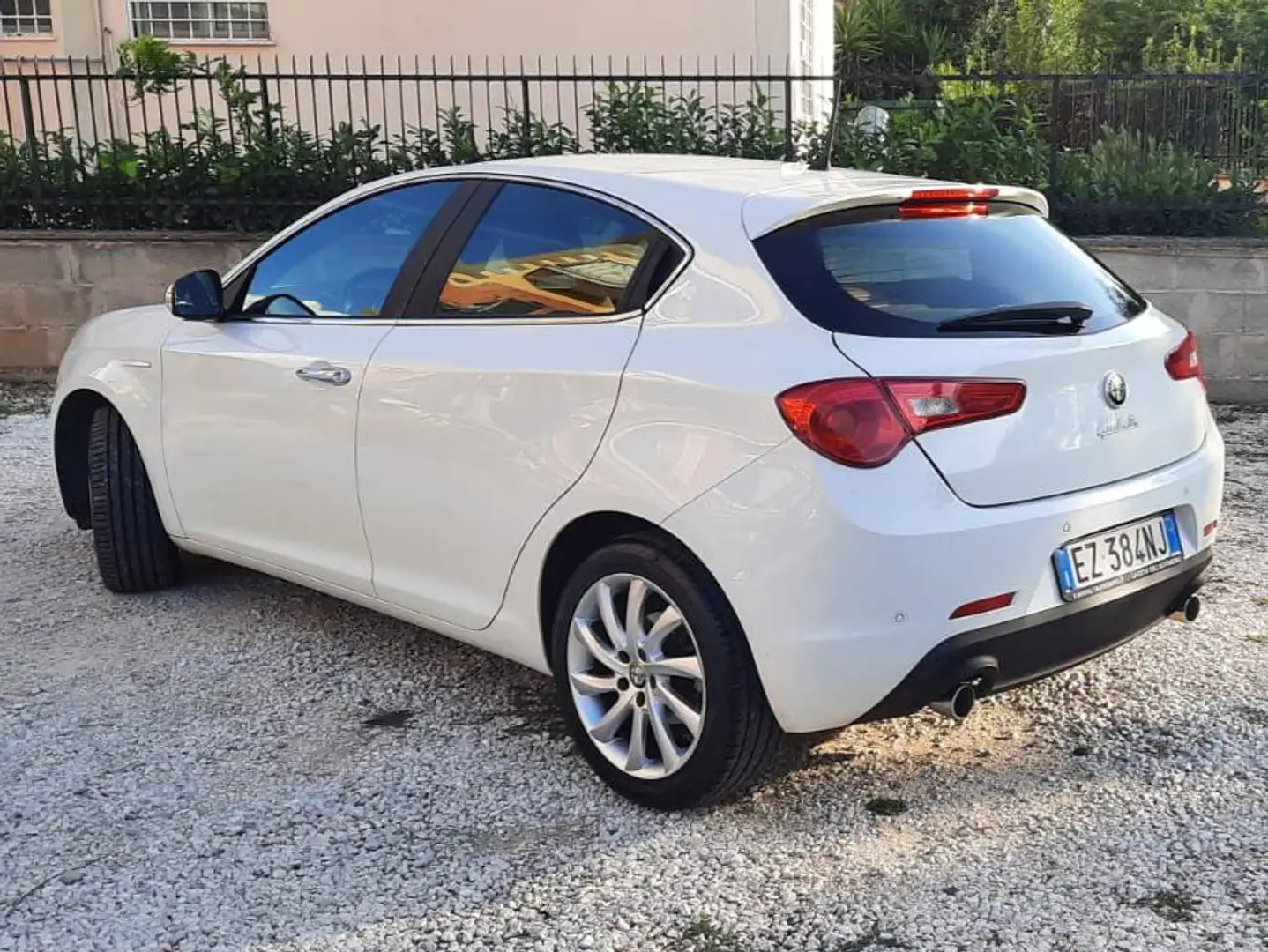 Alfa Romeo Giulietta Giulietta III 2010 2.0 jtdm Exclusive 150cv E5+ Bianco - 2