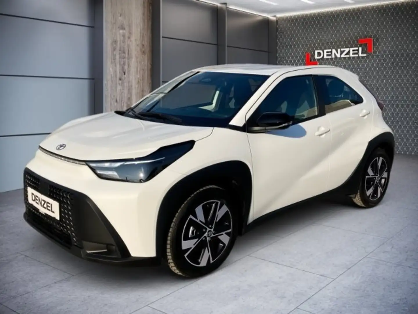 Toyota Aygo X 1,5 l Active CVT Weiß - 1