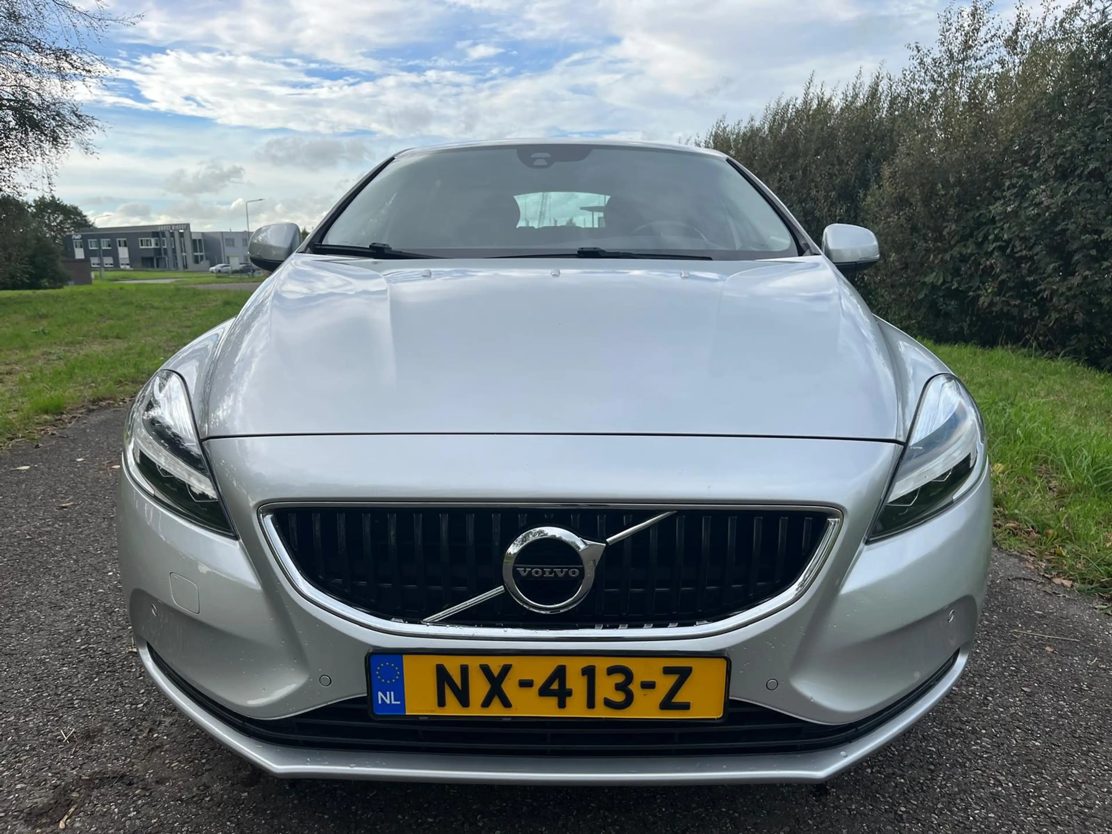 Volvo V40 2.0 T2 — photo 5