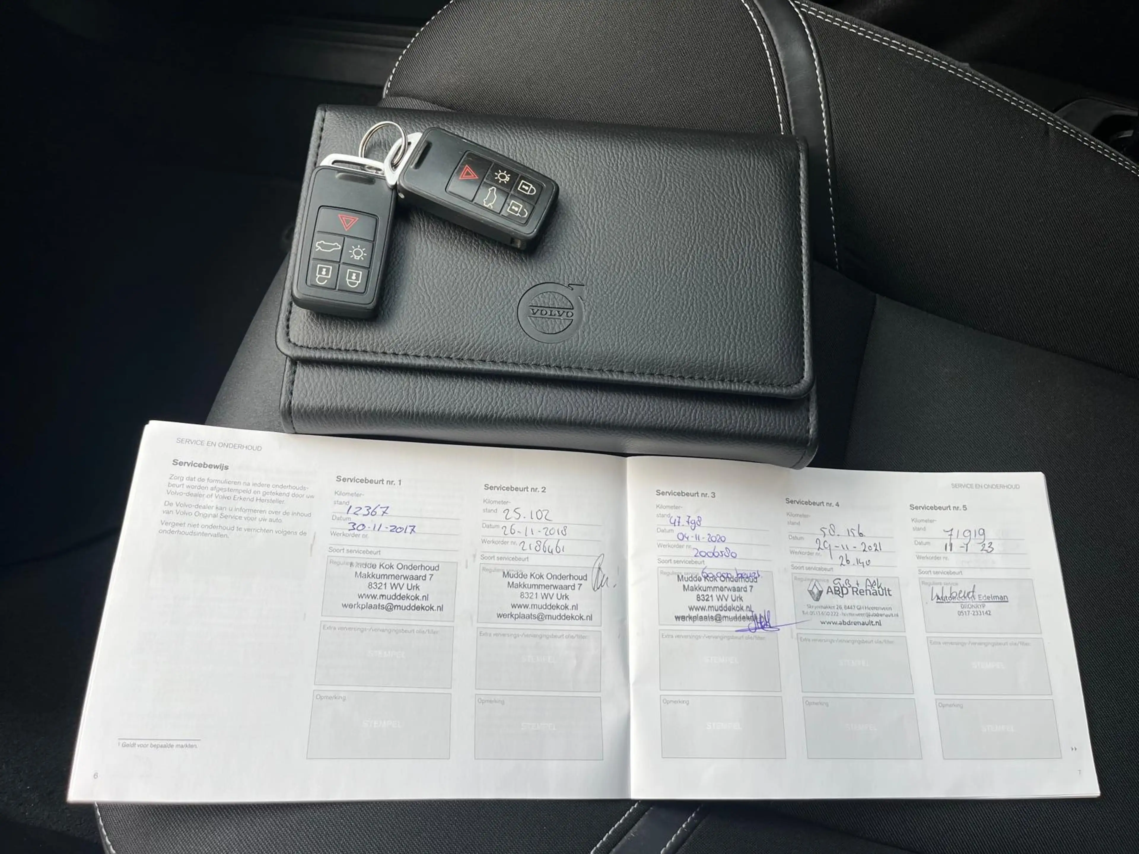 Volvo V40 2.0 T2 — photo 19