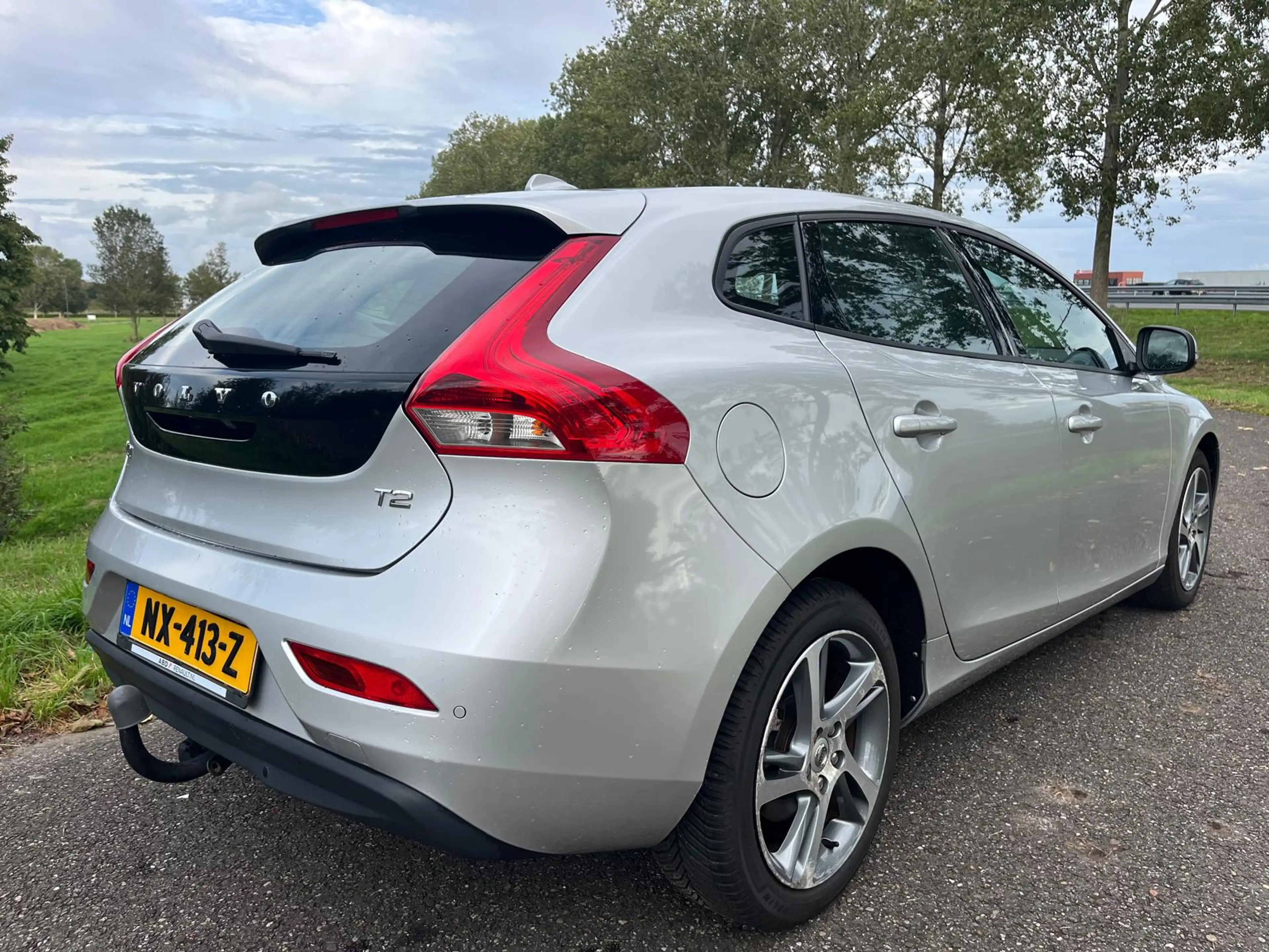 Volvo V40 2.0 T2 — photo 4