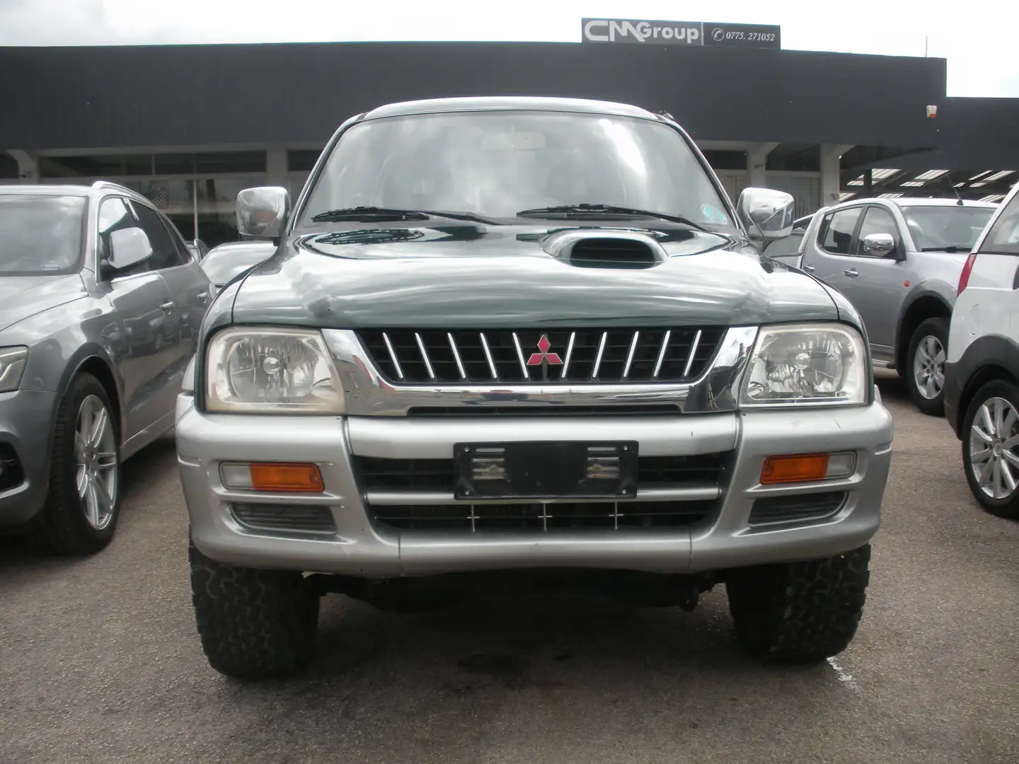Mitsubishi L200 L200 d.cab 2.5 tdi GLS Special Action 2 4wd Plateado - 1