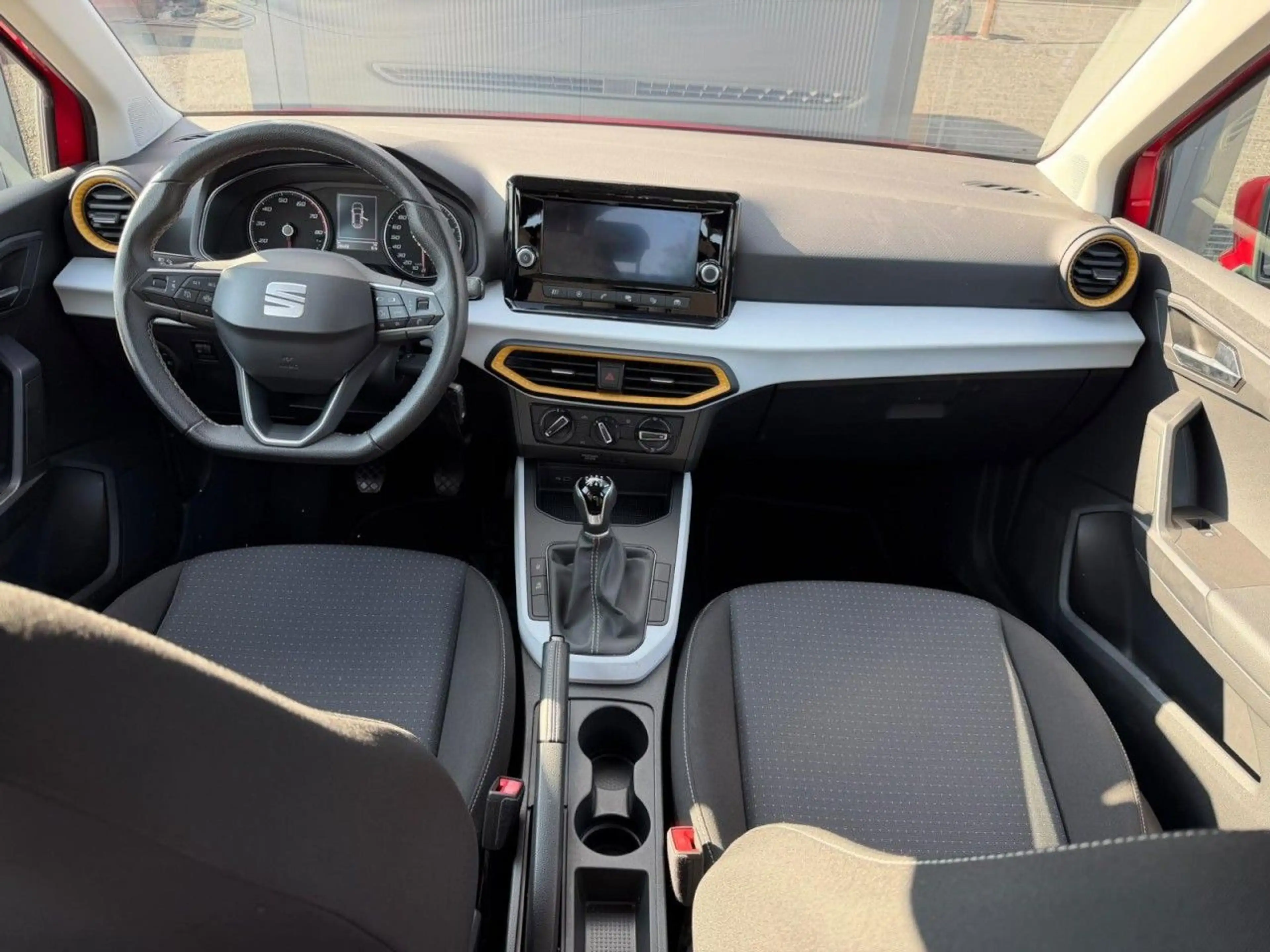 SEAT Arona Style 1.0 TGI PDC KLIMA DAB LED TEMP. — photo 12