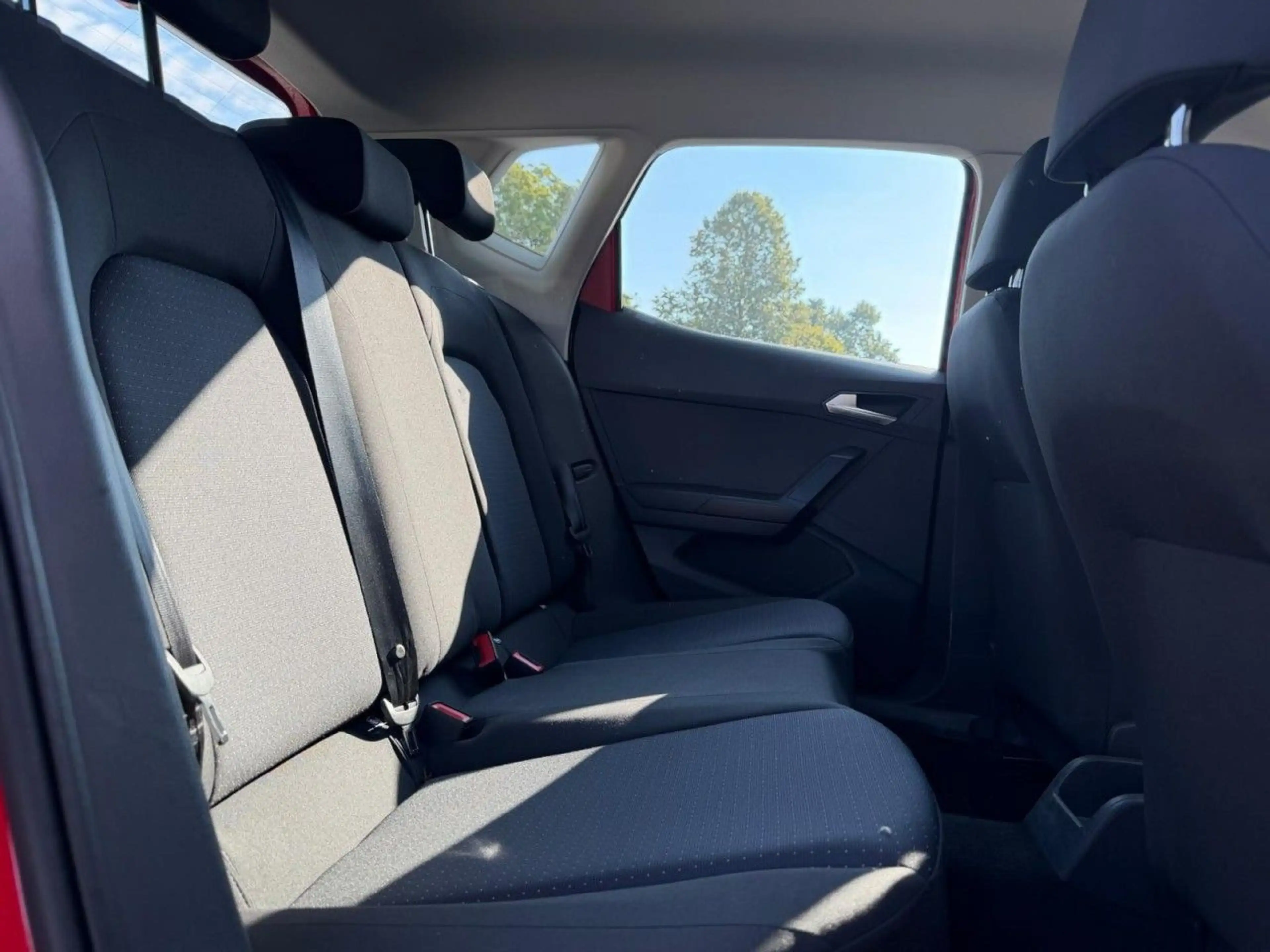 SEAT Arona Style 1.0 TGI PDC KLIMA DAB LED TEMP. — photo 11