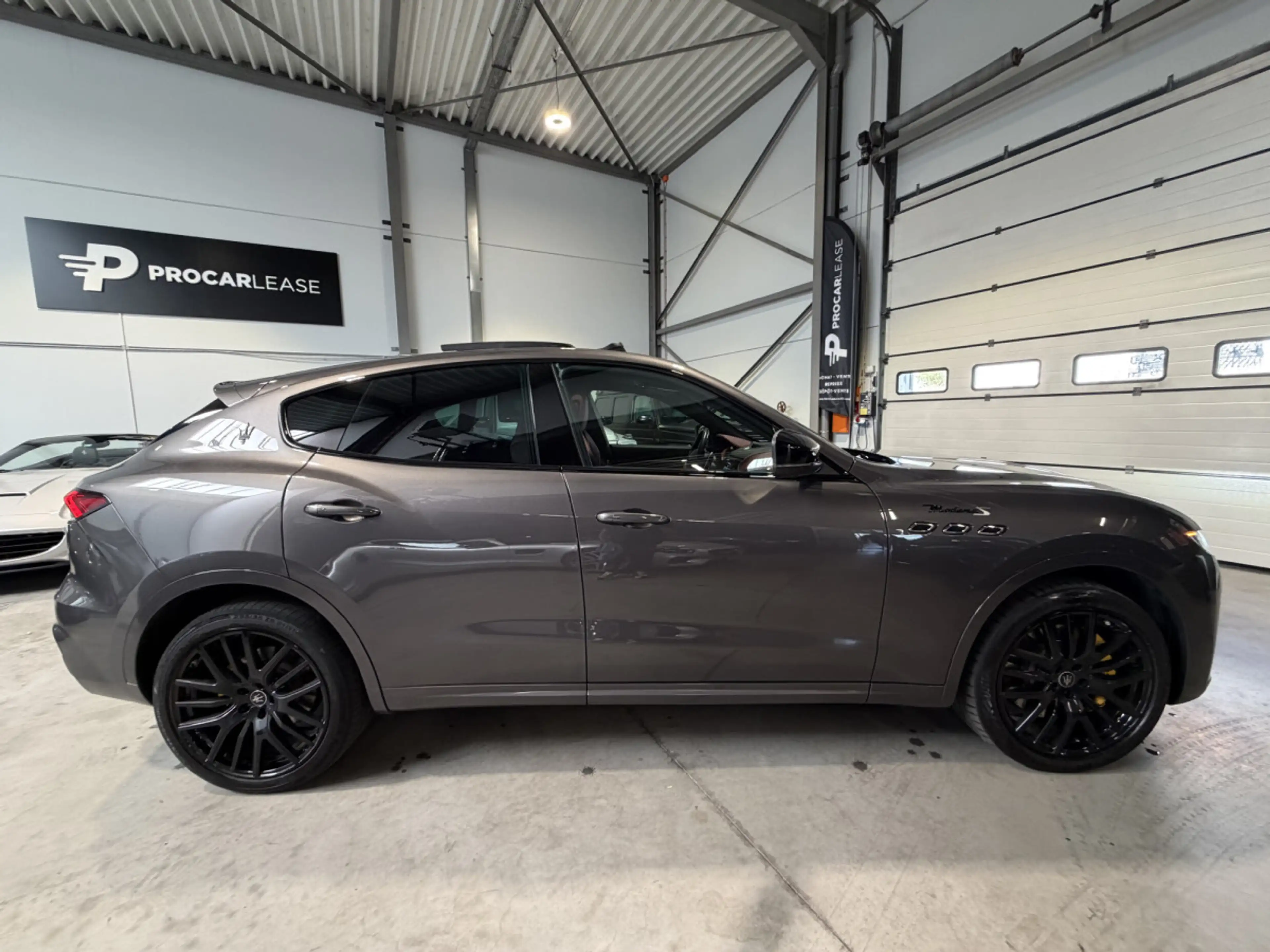 Maserati Levante Levante Modena S 3.0 V6 /PANO/ACC/360°/LUFT/Harman — photo 11