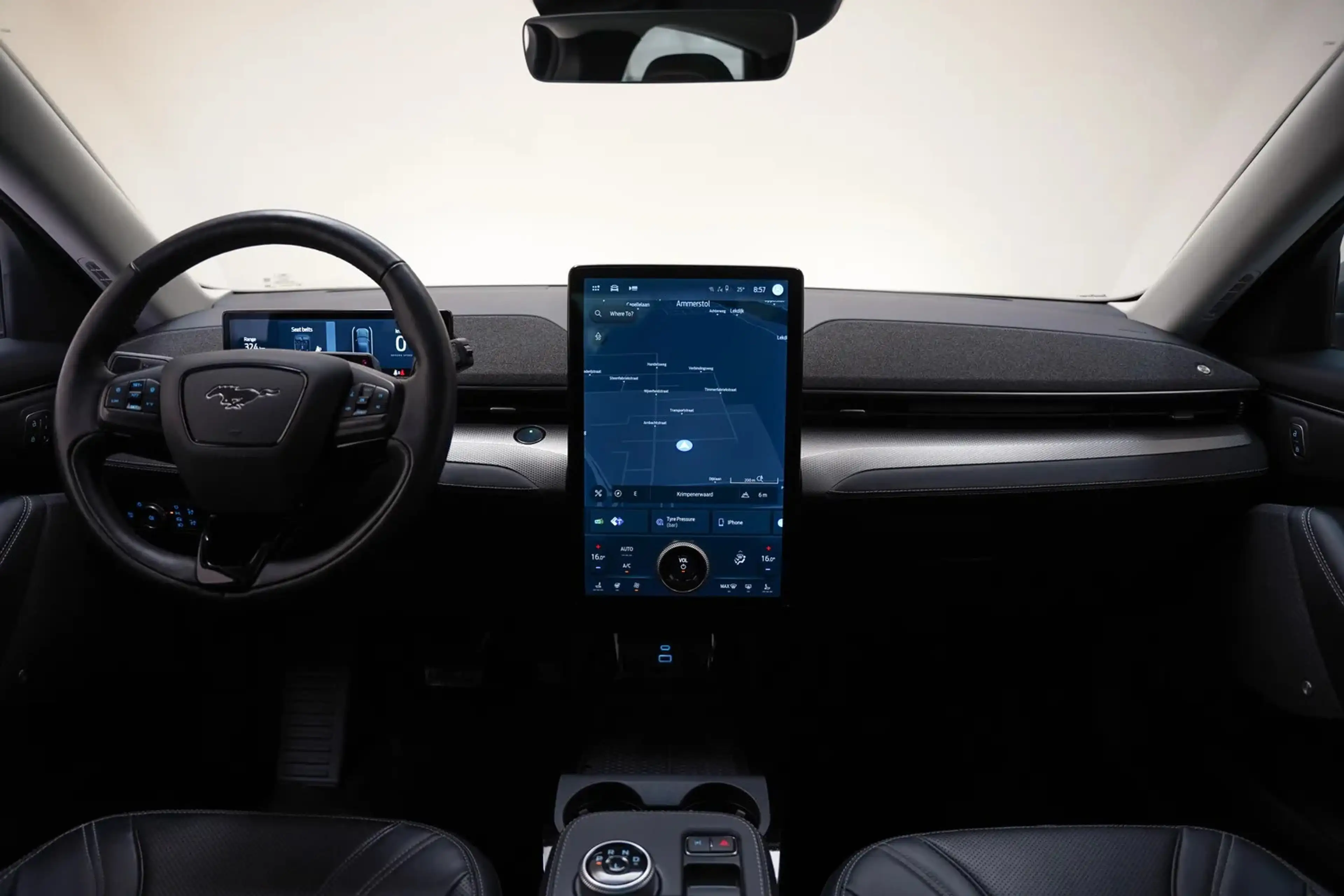 Ford Mustang Mach-E RWD 75 kWh [ Panoramadak Adapt.cruise B&O Leder ] — photo 4