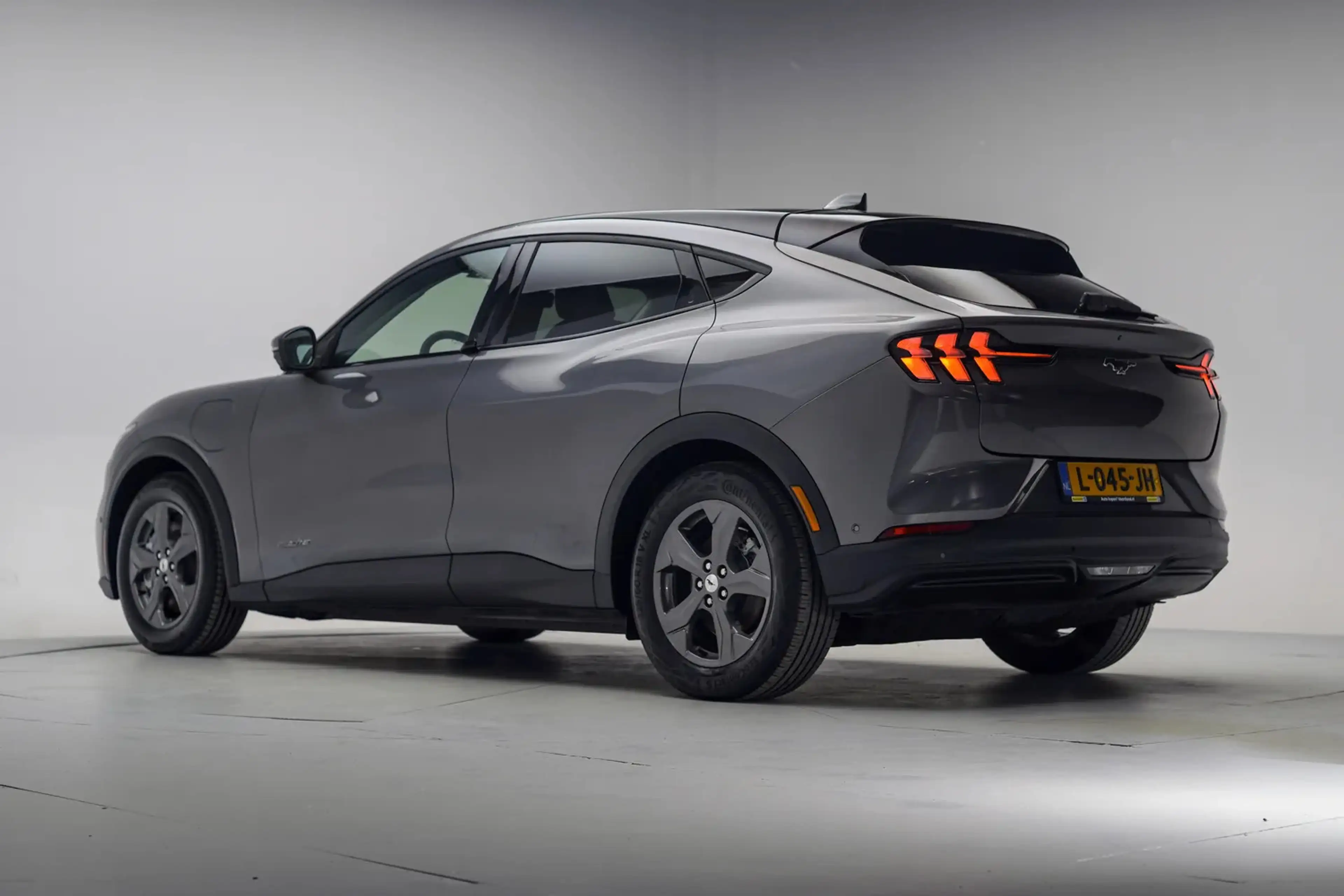 Ford Mustang Mach-E RWD 75 kWh [ Panoramadak Adapt.cruise B&O Leder ] — photo 3