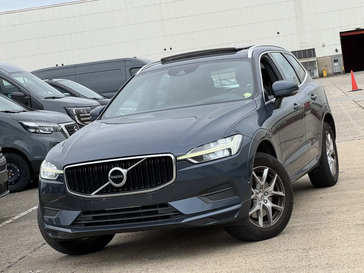 Volvo XC60 2.0 D4 AWD/BOITE AUTO/FULLOPTIONS/1PROP CARNET Blauw - 1