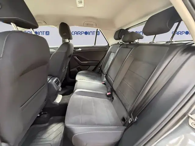 Volkswagen T-Roc view 14