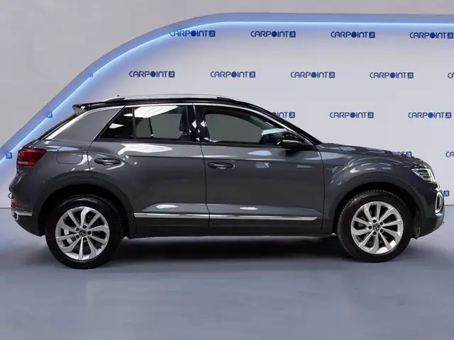 Volkswagen T-Roc view 7