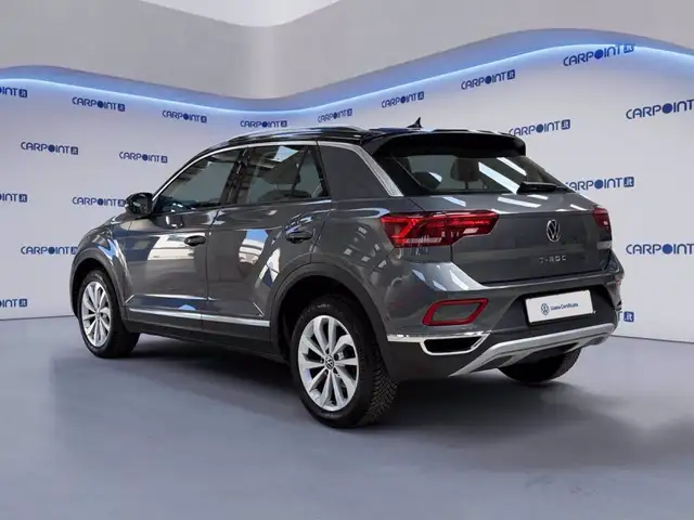Volkswagen T-Roc view 4