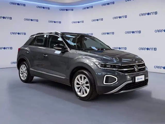 Volkswagen T-Roc view 8