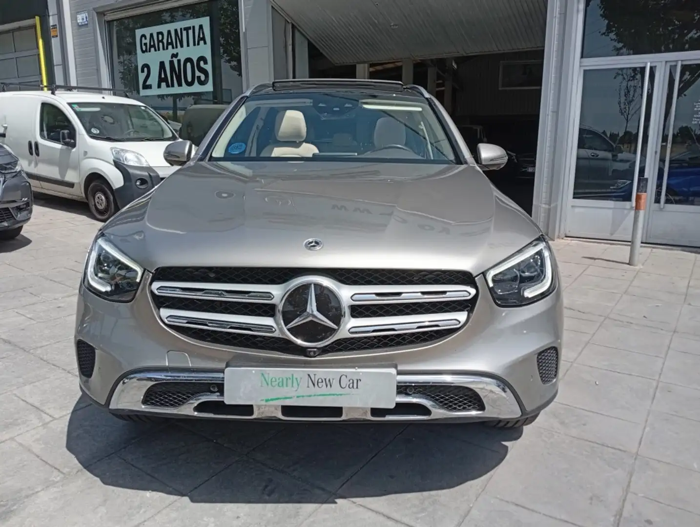 Mercedes-Benz GLC 300 300de 4Matic 9G-Tronic Beige - 2