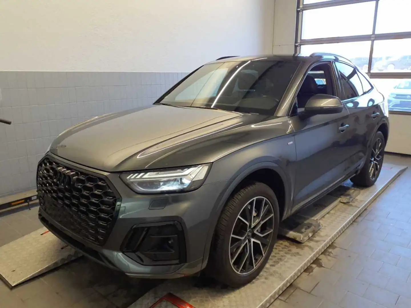 Audi Q5 Sportback S line 40TDI quatt 2x S line AHK R-Cam B Grau - 2
