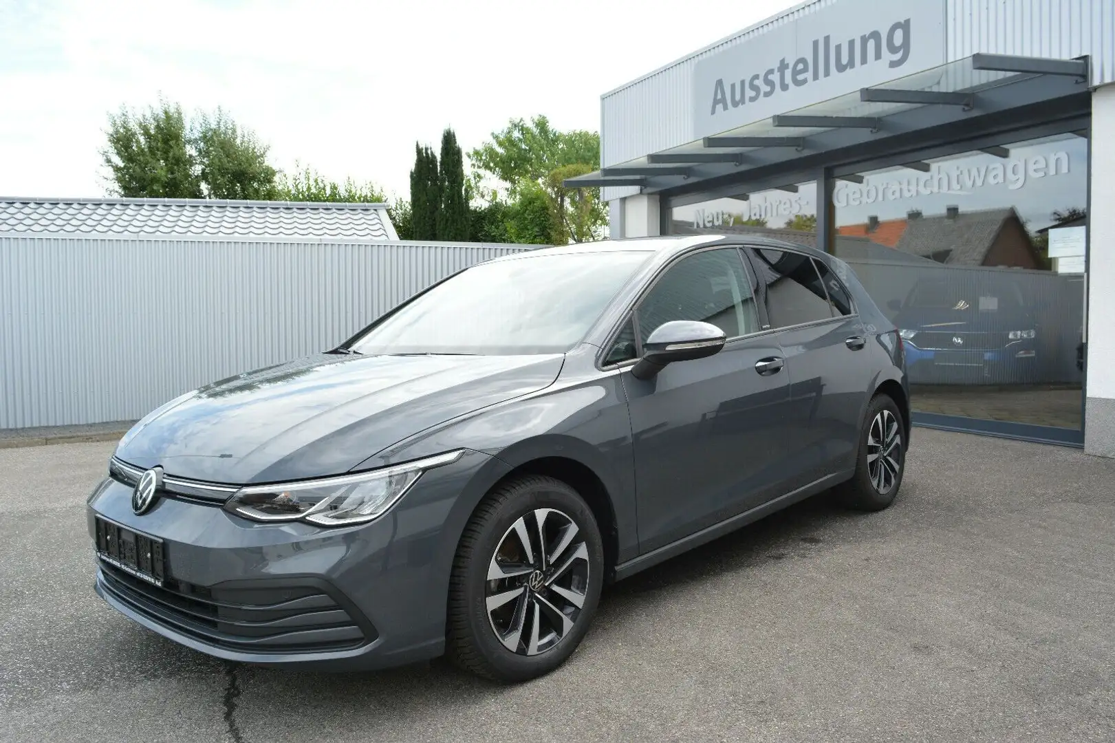 Volkswagen Golf VIII 1.5 TSI ACT 150PS United NAVI LED Gris - 1