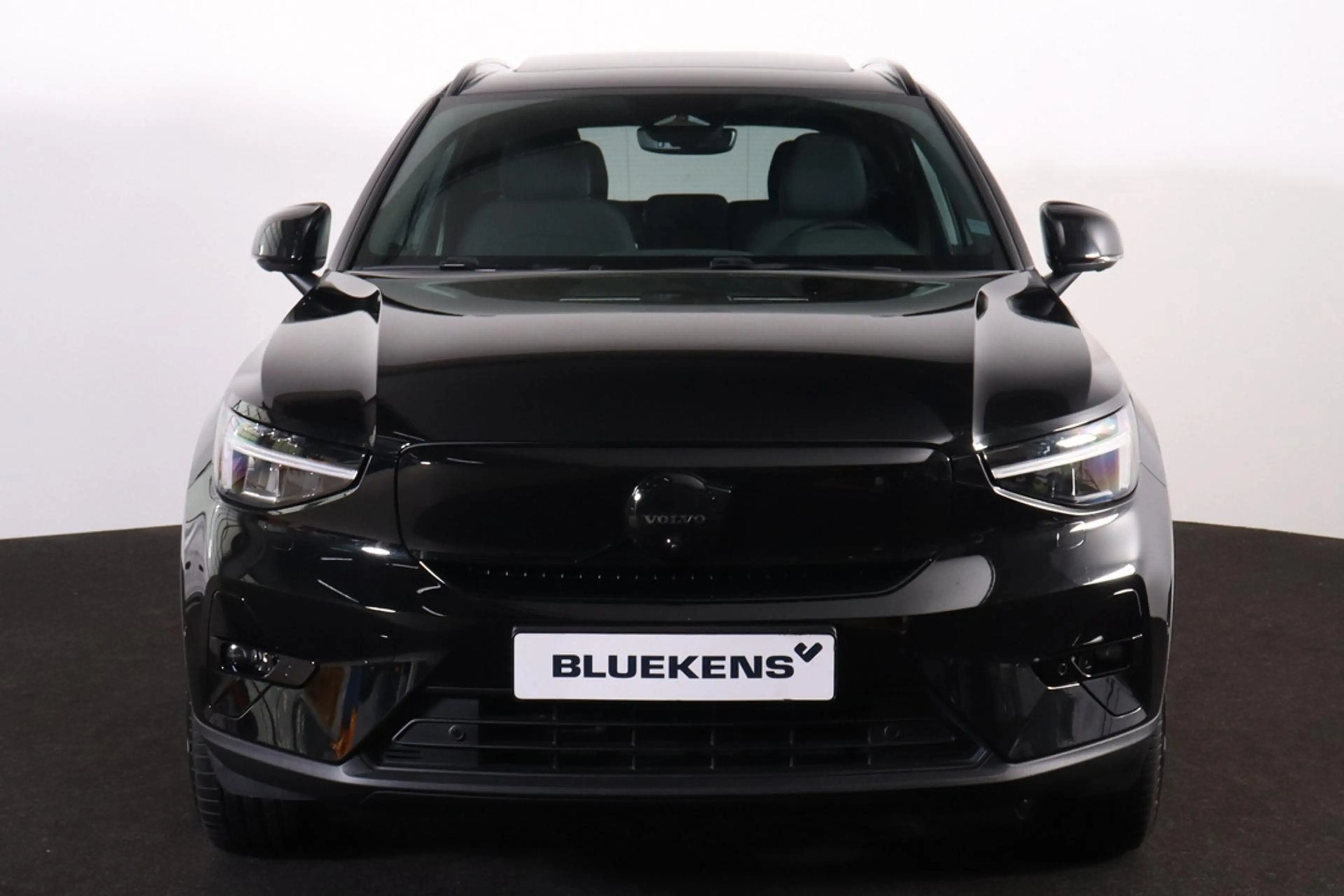 Volvo EX40 Performance Ultra Black Edition 82 kWh - Panorama/ — photo 2