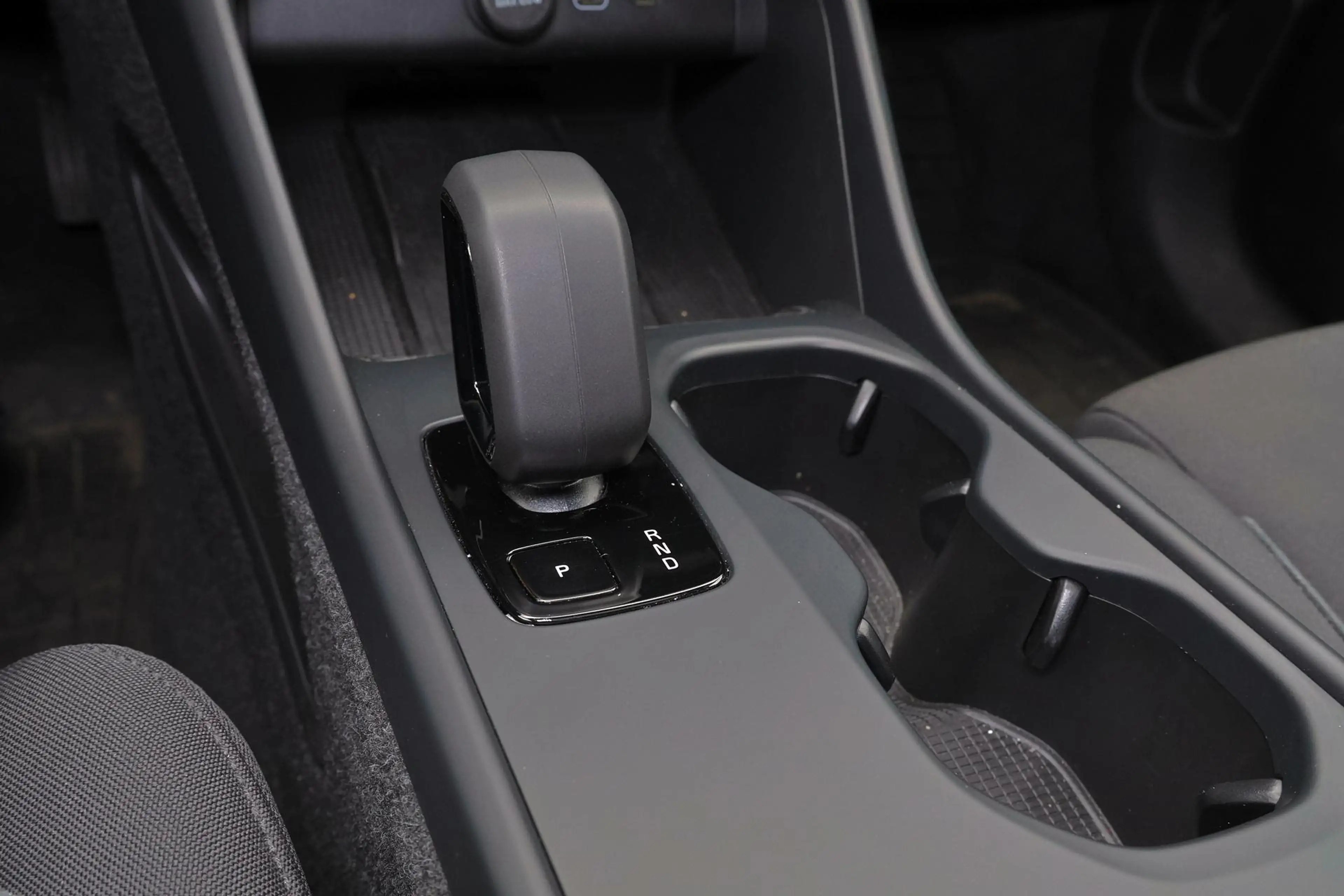 Volvo EX40 Performance Ultra Black Edition 82 kWh - Panorama/ — photo 11