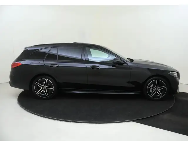 Mercedes-Benz C-Class view 9